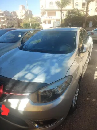 رينو فلوانس 2015 فضي مستعملة للبيع