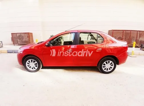 Renault Logan 2017 Red Used for Sale - 2