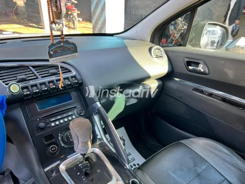 بيجو 3008 2015 رمادي غامق مستعملة للبيع - 2