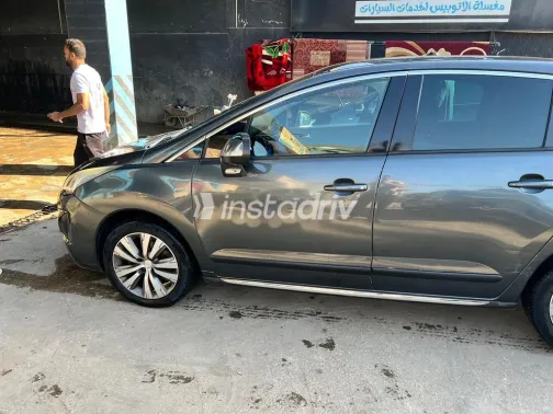 بيجو 3008 2015 رمادي غامق مستعملة للبيع - 3