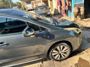 بيجو 3008 2015 رمادي غامق مستعملة للبيع