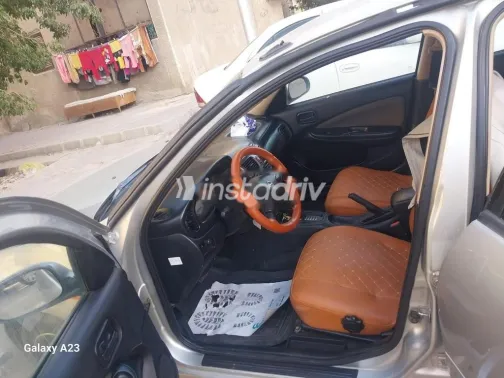 نيسان صنى 2010 فضي مستعملة للبيع - 5