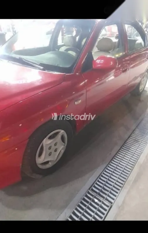 كيا سيفيا 1999 أحمر مستعملة للبيع - 2