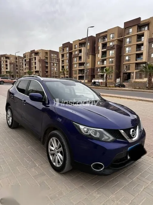 نيسان قشقاي 2016 أزرق غامق مستعملة للبيع - 1
