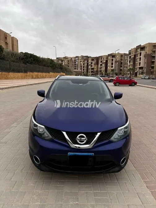 نيسان قشقاي 2016 أزرق غامق مستعملة للبيع - 2