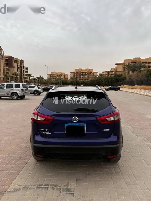 نيسان قشقاي 2016 أزرق غامق مستعملة للبيع - 4