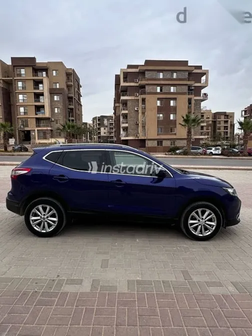 نيسان قشقاي 2016 أزرق غامق مستعملة للبيع - 6