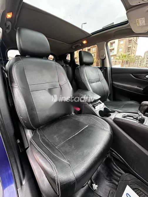 نيسان قشقاي 2016 أزرق غامق مستعملة للبيع - 9