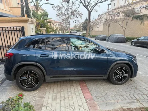 مرسيدس GLA 200 2021 أزرق غامق مستعملة للبيع - 3