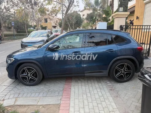 مرسيدس GLA 200 2021 أزرق غامق مستعملة للبيع - 4