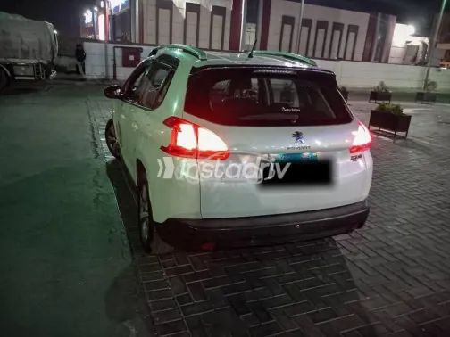 Peugeot 2008 2015 White Used for Sale - 5