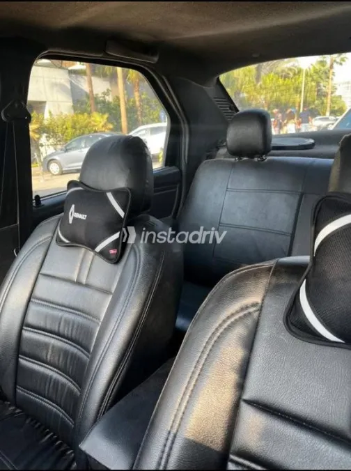 رينو لوجان 2011 أسود مستعملة للبيع - 2