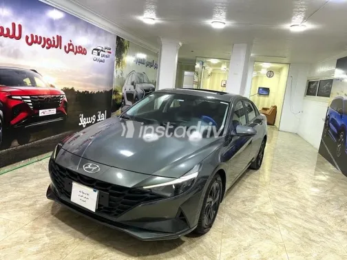 هيونداي إلنترا 2021 رمادي مستعملة للبيع - 3