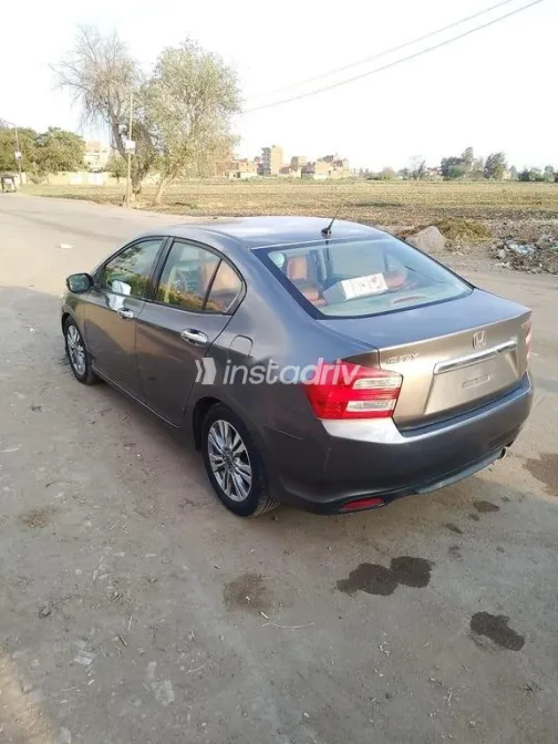 Honda City 2013 Gray Used for Sale - 2