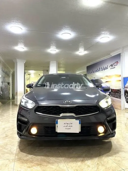 كيا سيراتو 2019 رمادي مستعملة للبيع - 2