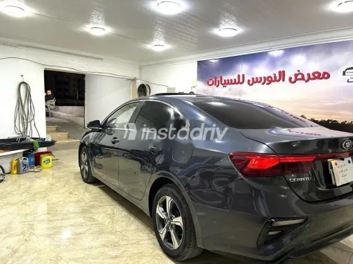 كيا سيراتو 2019 رمادي مستعملة للبيع - 4