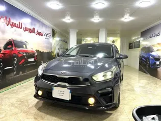 كيا سيراتو 2019 رمادي مستعملة للبيع
