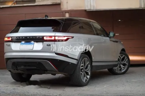 لاند روفر فيلار 2020 فضي مستعملة للبيع - 3