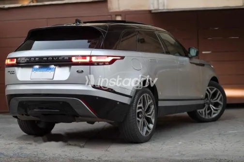 لاند روفر فيلار 2020 فضي مستعملة للبيع - 4