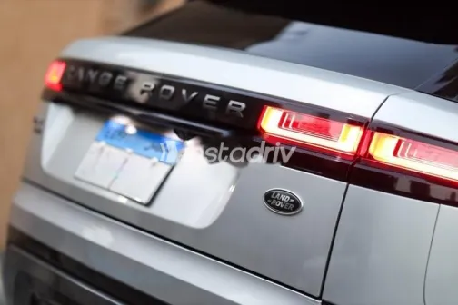 لاند روفر فيلار 2020 فضي مستعملة للبيع - 5