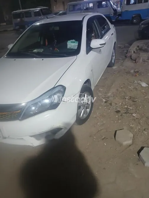 بى واى دى‬ F3 2021 أبيض مستعملة للبيع - 3