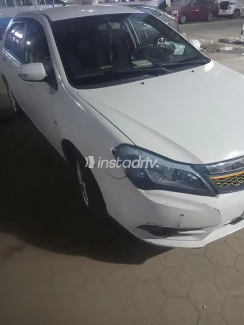 بى واى دى‬ F3 2021 أبيض مستعملة للبيع - 5