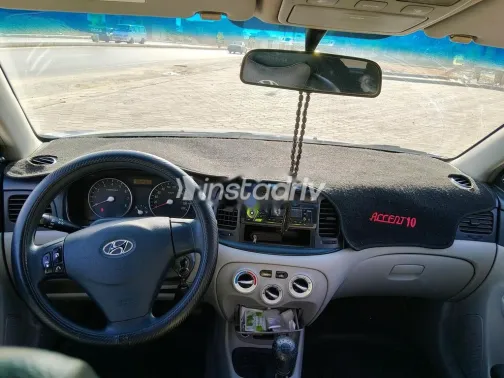 هيونداي اكسنت 2006 أزرق غامق مستعملة للبيع - 1