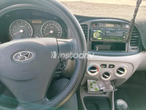 هيونداي اكسنت 2006 أزرق غامق مستعملة للبيع - 2