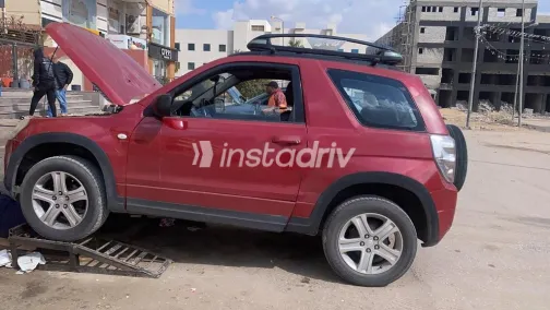 سوزوكى فيتارا 2009 أحمر مستعملة للبيع - 1