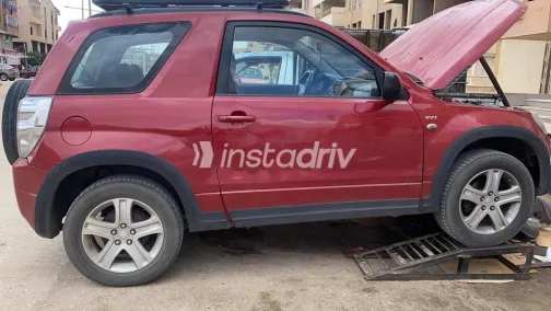 سوزوكى فيتارا 2009 أحمر مستعملة للبيع - 2
