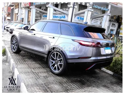 Land Rover Velar 2021 Silver Used for Sale - 4