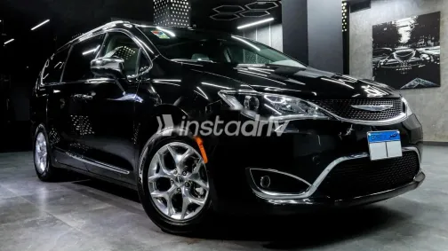 Chrysler Pacifica 2018 Black Used for Sale - 3