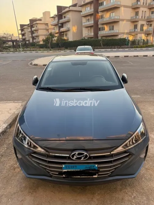 هيونداي إلنترا اى دى 2025 أزرق مستعملة للبيع - 3