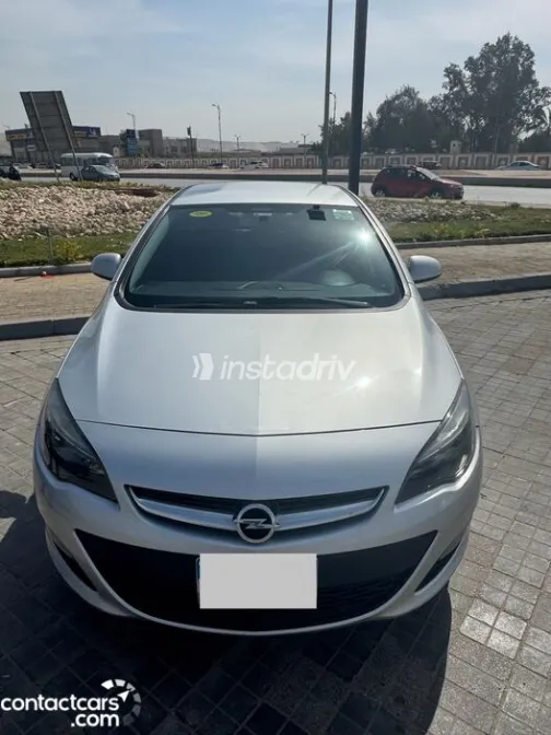اوبل أسترا 2020 أبيض مستعملة للبيع - 3