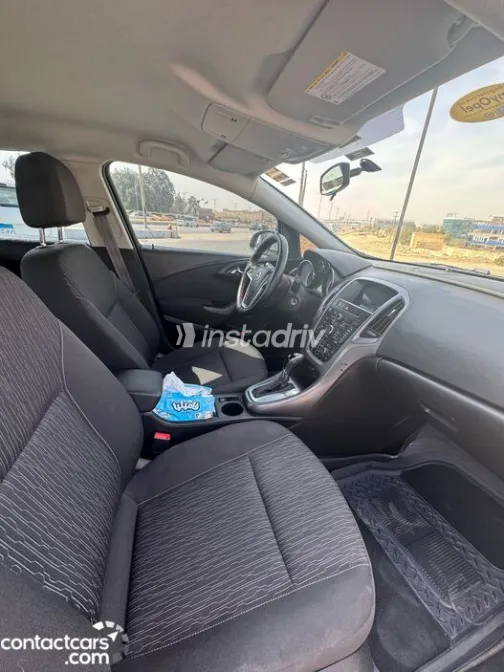 اوبل أسترا 2020 أبيض مستعملة للبيع - 4