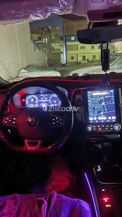 Renault Megane 2022 White Used for Sale - 9