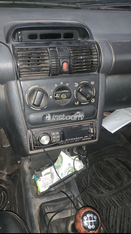 اوبل كورسا 1997 أبيض مستعملة للبيع - 4