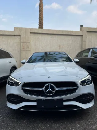 مرسيدس C 180 2023 أبيض مستعملة للبيع