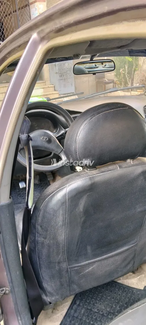 هيونداي اكسنت 1999 أبيض مستعملة للبيع - 1