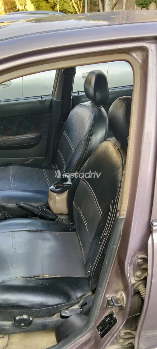 هيونداي اكسنت 1999 أبيض مستعملة للبيع - 2