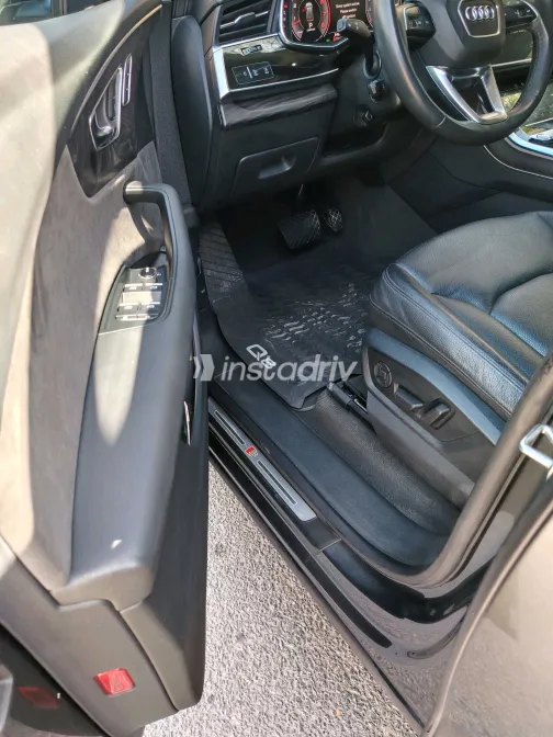 Audi Q8 2020 White Used for Sale - 2