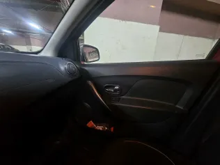 رينو لوجان 2017 أبيض مستعملة للبيع