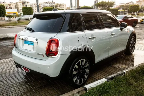 مينى كوبر 2017 فضي مستعملة للبيع - 1