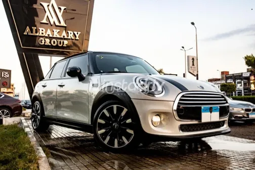 مينى كوبر 2017 فضي مستعملة للبيع - 2