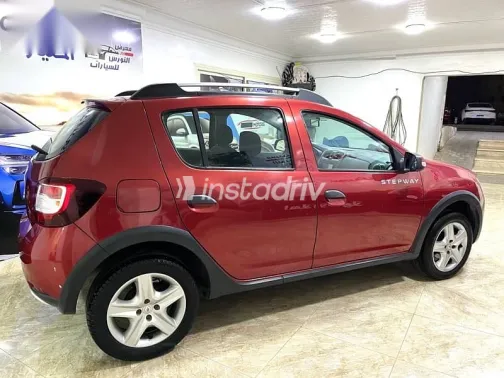 رينو سانديرو 2016 أحمر مستعملة للبيع - 8