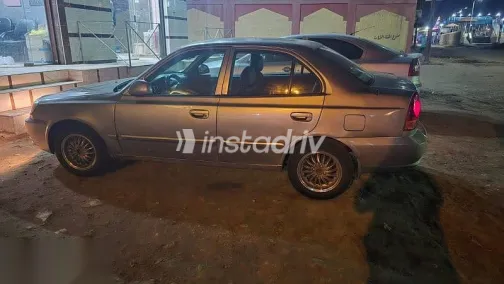 هيونداي فيرنا 2009 فضي مستعملة للبيع - 3