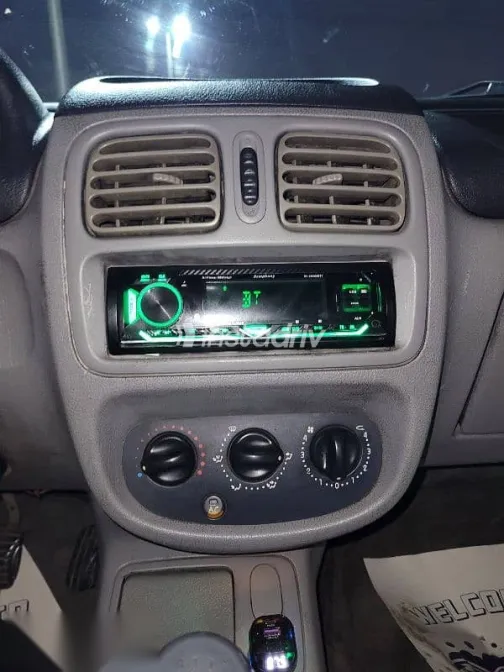 رينو كليو 2004 أبيض مستعملة للبيع - 2