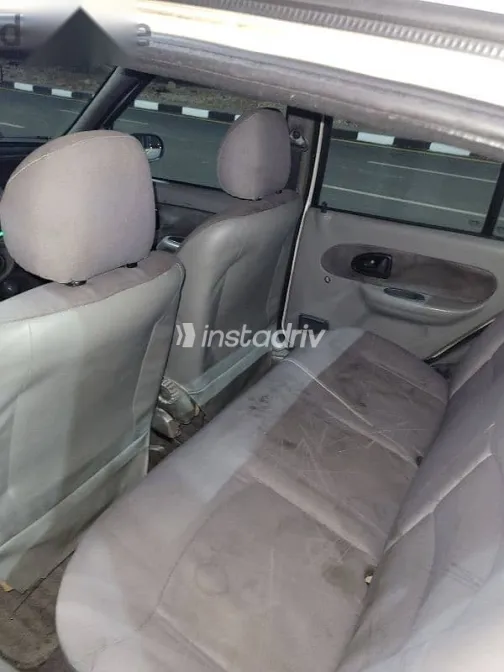 رينو كليو 2004 أبيض مستعملة للبيع - 4