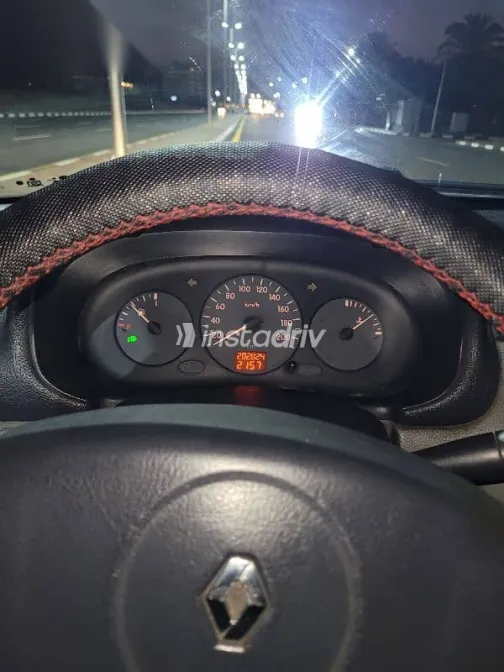 رينو كليو 2004 أبيض مستعملة للبيع - 6