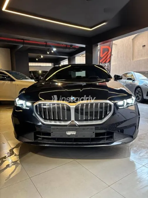 بي ام دبليو 520 2026 أسود جديدة للبيع - 2